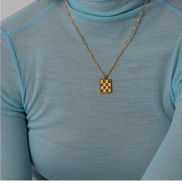 ◾️18K Gold Plated Rectangle Checkerboard Pendant Necklace - Picture 13 of 13